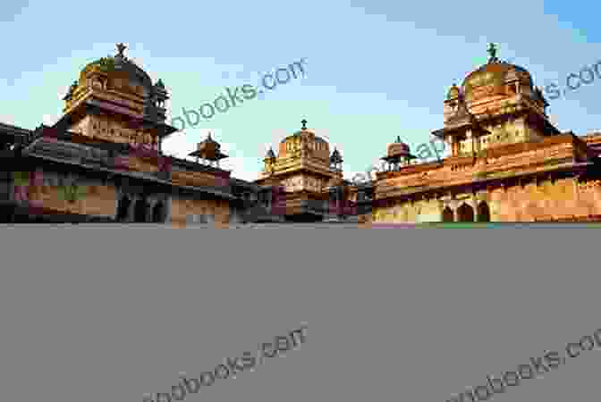 Close Up View Of The Imposing Raja Mahal Within The Fortified City Of Orchha, Showcasing Its Intricate Architecture And Vibrant Frescoes. Forgotten Forts Of India: Untold Stories: Part I